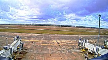 Weather camera view of Lake Charles Rgnl Arpt terminal bldg.