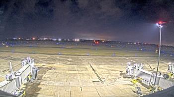 Weather camera view of Lake Charles Rgnl Arpt terminal bldg.