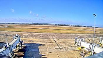 Weather camera view of Lake Charles Rgnl Arpt terminal bldg.