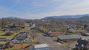 Weather camera view of Russell County Courthouse.