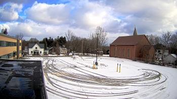 Weather camera view of Antwerp Primary School.