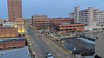 Weather camera view of City of Aurora IL.