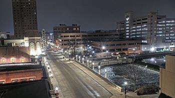 Weather camera view of City of Aurora IL.