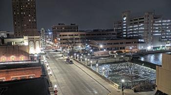 Weather camera view of City of Aurora IL.