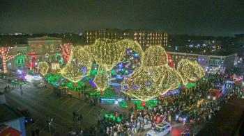 Weather camera view of Walton�s 5 & 10.