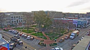 Weather camera view of Walton�s 5 & 10.