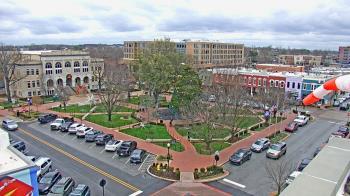 Weather camera view of Walton�s 5 & 10.