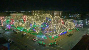 Weather camera view of Walton�s 5 & 10.