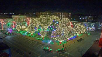 Weather camera view of Walton�s 5 & 10.