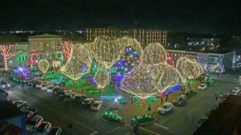 Weather camera view of Walton�s 5 & 10.