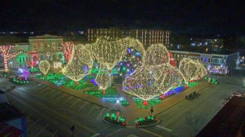 Weather camera view of Walton�s 5 & 10.