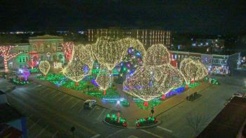 Weather camera view of Walton�s 5 & 10.