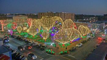 Weather camera view of Walton�s 5 & 10.