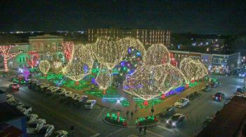 Weather camera view of Walton�s 5 & 10.