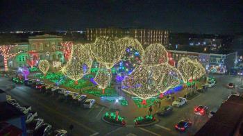 Weather camera view of Walton�s 5 & 10.