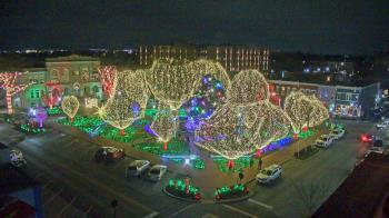 Weather camera view of Walton�s 5 & 10.