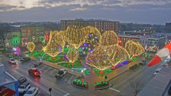 Weather camera view of Walton�s 5 & 10.