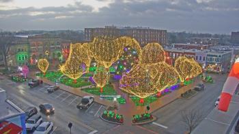 Weather camera view of Walton�s 5 & 10.