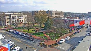 Weather camera view of Walton�s 5 & 10.