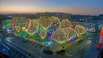 Weather camera view of Walton�s 5 & 10.