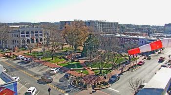 Weather camera view of Walton�s 5 & 10.