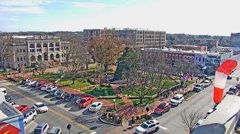 Weather camera view of Walton�s 5 & 10.