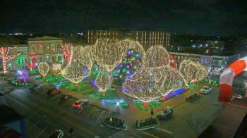 Weather camera view of Walton�s 5 & 10.