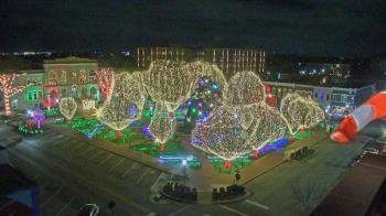 Weather camera view of Walton�s 5 & 10.