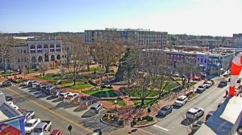 Weather camera view of Walton�s 5 & 10.