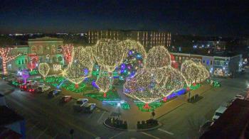 Weather camera view of Walton�s 5 & 10.