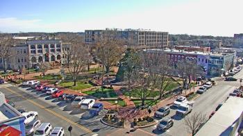 Weather camera view of Walton�s 5 & 10.