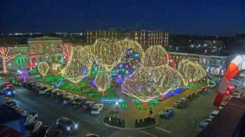 Weather camera view of Walton�s 5 & 10.