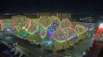 Weather camera view of Walton�s 5 & 10.