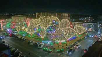 Weather camera view of Walton�s 5 & 10.