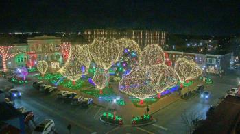 Weather camera view of Walton�s 5 & 10.