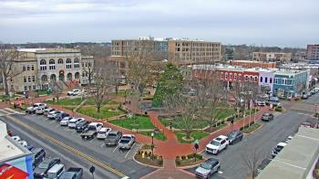 Weather camera view of Walton�s 5 & 10.