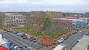 Weather camera view of Walton�s 5 & 10.