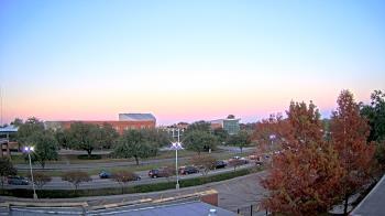 Weather camera view of Chalmette HS.