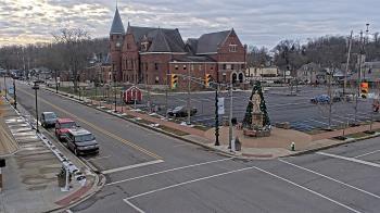 Weather camera view of City of Connersville.