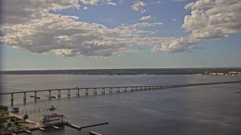 Weather camera view of Edison Grand tower 350 ft elev..