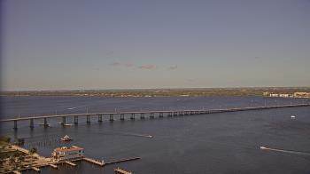 Weather camera view of Edison Grand tower 350 ft elev..