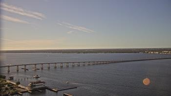 Weather camera view of Edison Grand tower 350 ft elev..