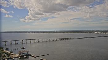 Weather camera view of Edison Grand tower 350 ft elev..