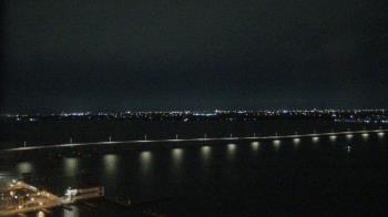 Weather camera view of Edison Grand tower 350 ft elev..