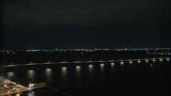 Weather camera view of Edison Grand tower 350 ft elev..