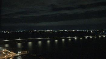 Weather camera view of Edison Grand tower 350 ft elev..