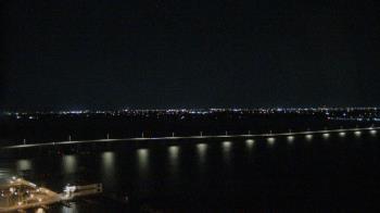 Weather camera view of Edison Grand tower 350 ft elev..