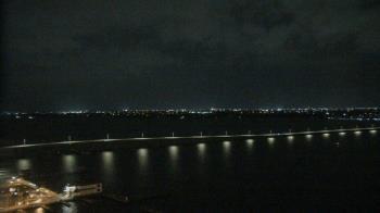 Weather camera view of Edison Grand tower 350 ft elev..