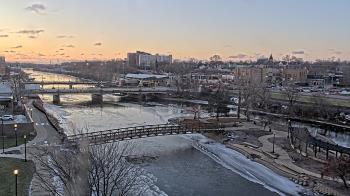 Weather camera view of City of Elgin.