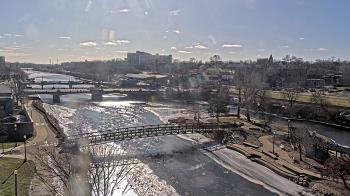 Weather camera view of City of Elgin.